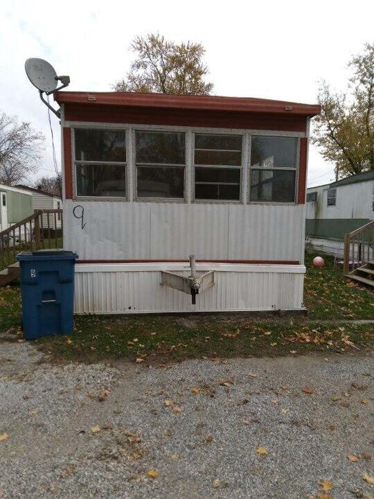 140 N Pleasant Ave in Lowell, MI - Building Photo