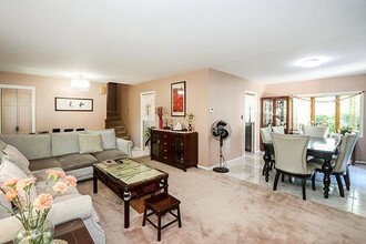 98 Bayberry Ave in Garden City, NY - Building Photo - Building Photo