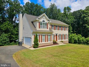8401 Hollow Tree Ln in Upper Marlboro, MD - Building Photo - Building Photo