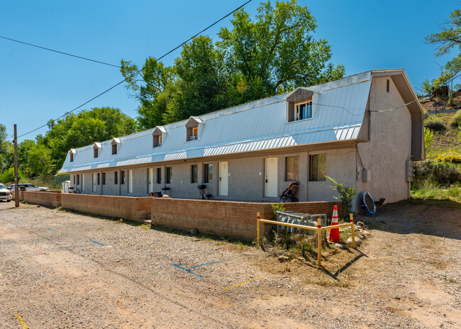 470 Burns Ave in Ignacio, CO - Foto de edificio - Building Photo