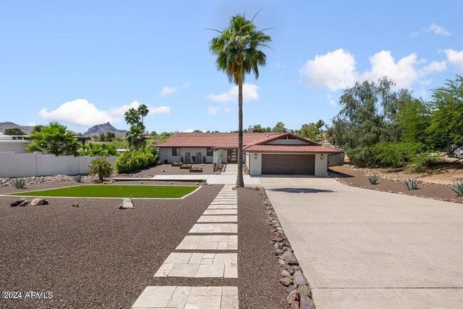 property at 11028 N Valley Dr