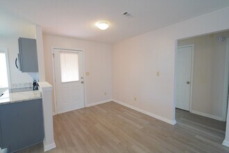3178 N Ridge Rd in Tallahassee, FL - Foto de edificio - Building Photo
