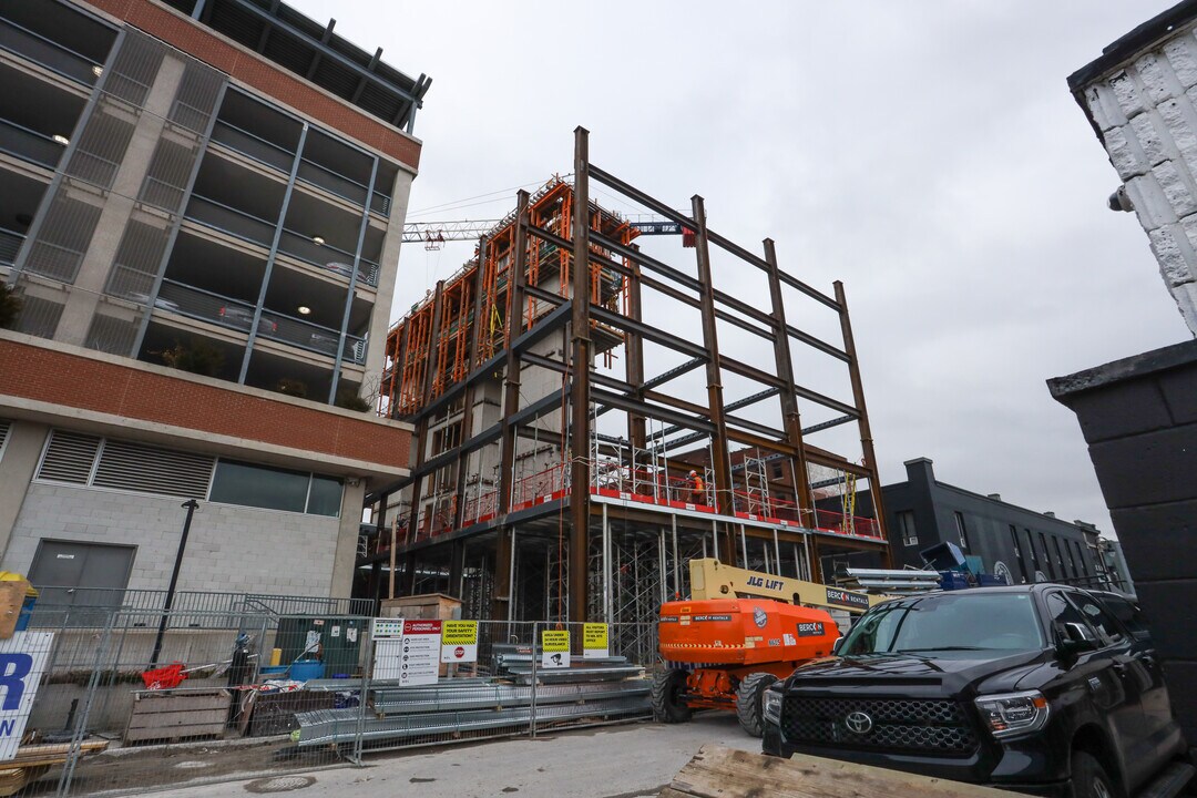 The Carlisle in St Catharines, ON - Building Photo