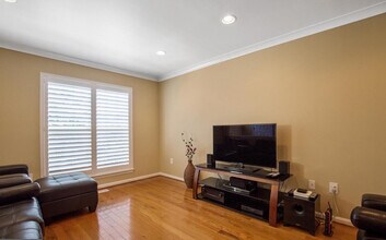 2333 Massanutten Dr in Silver Spring, MD - Building Photo - Building Photo