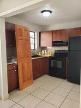 145 W 43rd St in Hialeah, FL - Building Photo - Building Photo