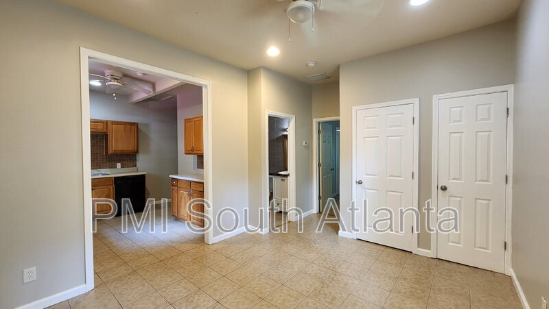 1366 Clermont Ave in East Point, GA - Building Photo
