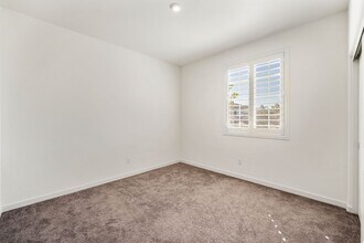 34596 Silky Dogwood Dr in Winchester, CA - Building Photo - Building Photo