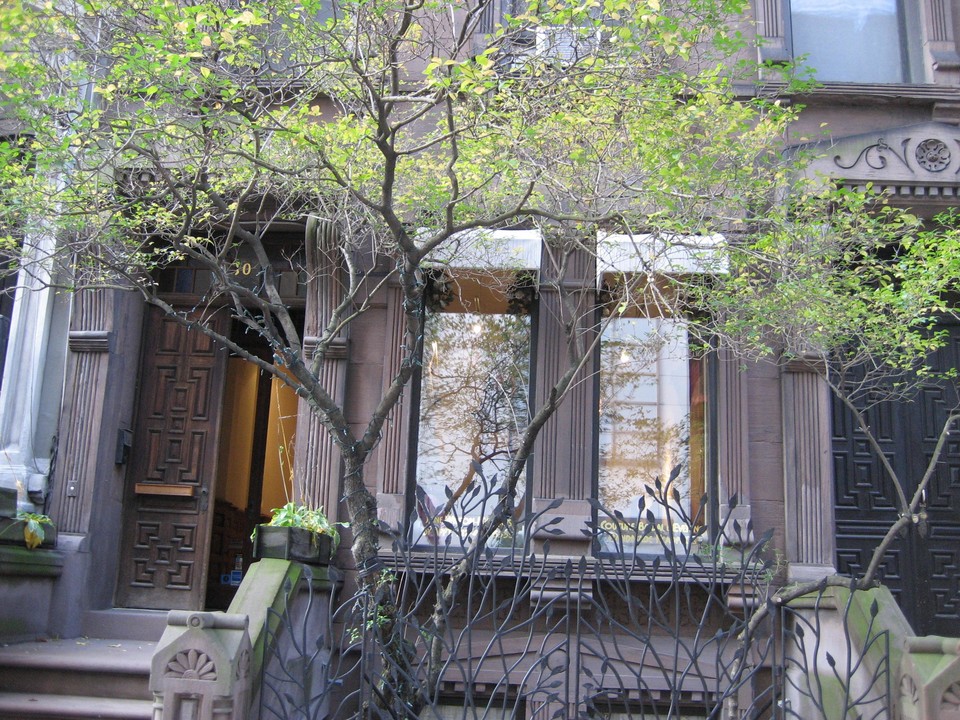 130 E 82nd St in New York, NY - Foto de edificio