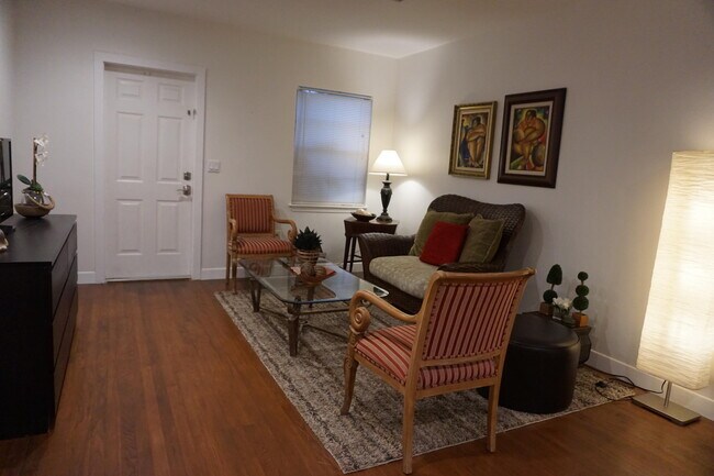 5830 SW 47th St in Miami, FL - Building Photo - Building Photo