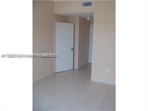 7330 NW 114th Ave in Doral, FL - Building Photo - Building Photo