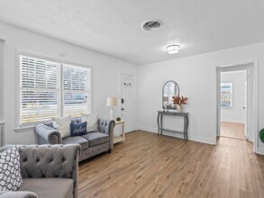 813 S 6th St in Fort Pierce, FL - Building Photo - Building Photo