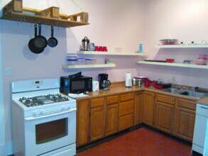 1344 Main St, Unit #2 in Cincinnati, OH - Foto de edificio - Building Photo