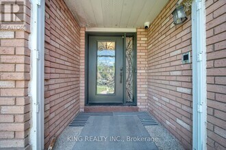 2606 Ambercroft Trail in Mississauga, ON - Building Photo - Building Photo