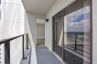 1280 W Peachtree St NW in Atlanta, GA - Building Photo - Building Photo