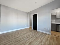 7 18th St SE, Unit 201 in Washington, DC - Building Photo - Building Photo