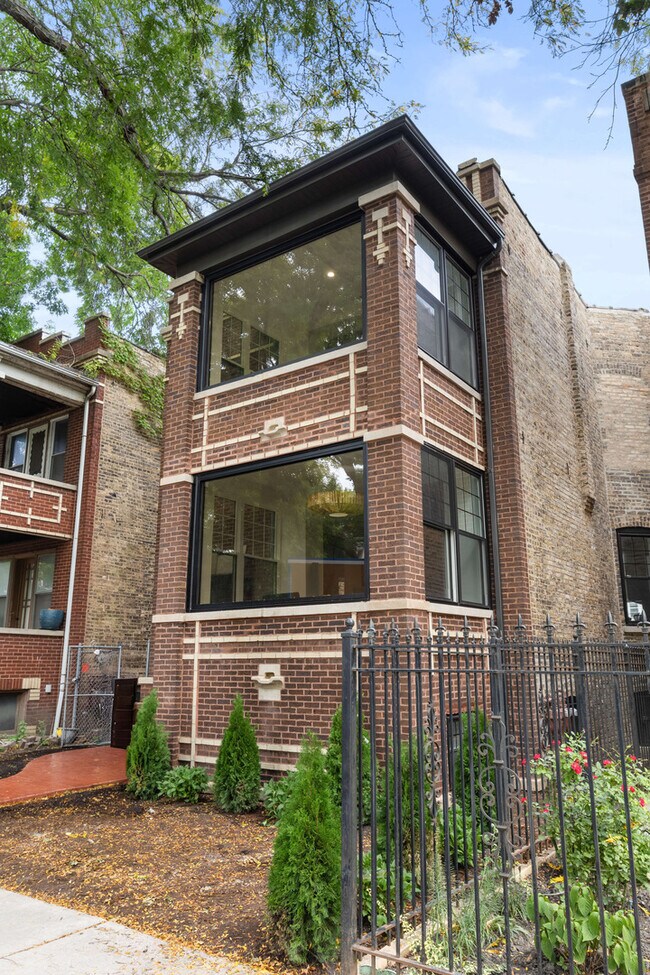 4437 N Whipple St in Chicago, IL - Building Photo - Building Photo