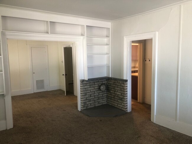 1042 Erin St, Unit 1 in Madison, WI - Foto de edificio - Building Photo