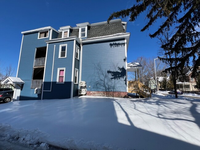 20 Florence St-Unit -2 in Worcester, MA - Building Photo - Building Photo