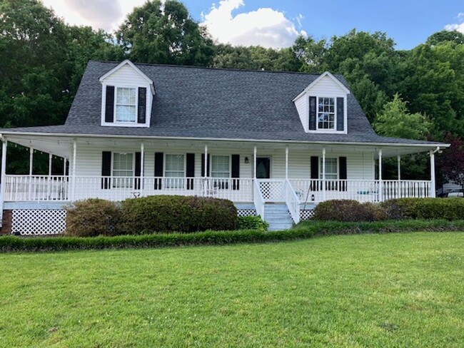 5749 Stevens Mill Rd in Matthews, NC - Building Photo - Building Photo