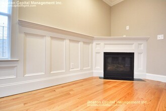 57 W 7th St, Unit 3 in Boston, MA - Foto de edificio - Building Photo