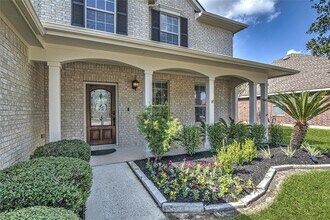 24403 Redrock Falls in Tomball, TX - Foto de edificio - Building Photo