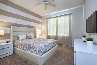 4728 Sleepy Hollow Dr in Kissimmee, FL - Building Photo - Building Photo