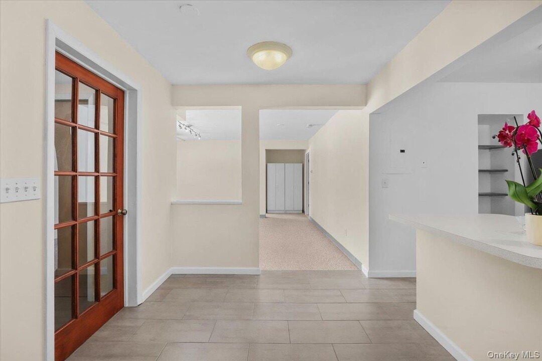 1265 N Ridge Rd in Shrub Oak, NY - Building Photo