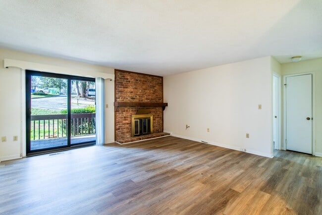 75 Shepard Square in Brevard, NC - Building Photo - Building Photo