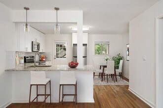 711 Oakview Rd-Unit -2 in Decatur, GA - Building Photo - Building Photo