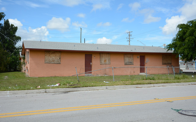 2811 NW 21st Ave in Fort Lauderdale, FL - Building Photo - Building Photo