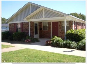 Fountain Arms in Fountain Inn, SC - Building Photo - Building Photo