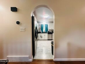 4 Thoroughbred Ln in Colonie, NY - Building Photo - Building Photo