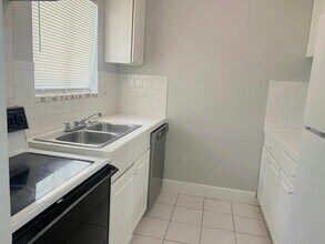 6074 Forest Hill Blvd in West Palm Beach, FL - Building Photo - Building Photo