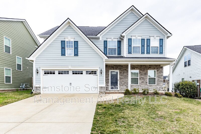 106 Shanache Dr in Spring Hill, TN - Building Photo