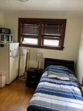 118 Pine St, Unit SR2 Furnished in Sheboygan Falls, WI - Building Photo - Building Photo