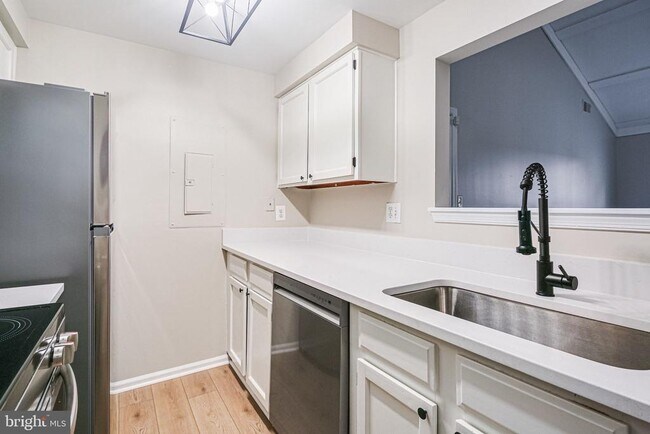 13027 Shadyside Ln in Germantown, MD - Building Photo - Building Photo