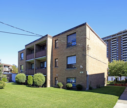 52 Neptune Dr in Toronto, ON - Building Photo - Building Photo