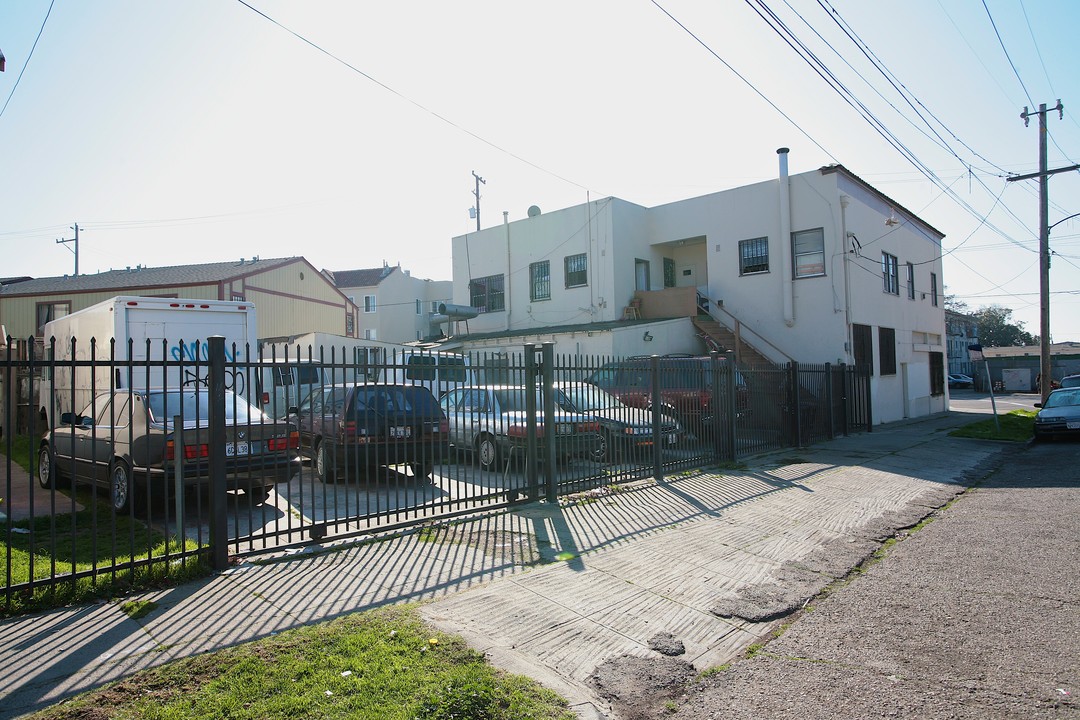 1836 25th Ave in Oakland, CA - Foto de edificio