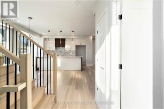 583 Codd's Rd in Ottawa, ON - Building Photo - Building Photo