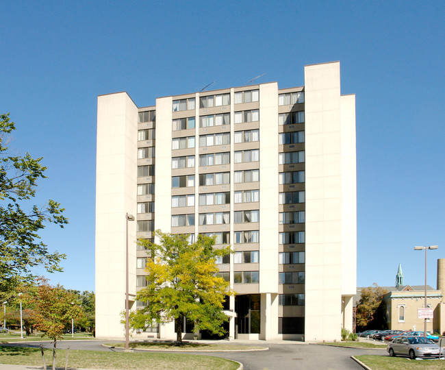 Timon Towers in Buffalo, NY - Foto de edificio - Building Photo