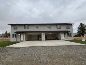 412 W 1st St, Unit A in Waterville, WA - Building Photo - Building Photo