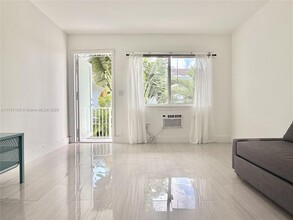 224 Meridian Ave in Miami Beach, FL - Building Photo - Building Photo