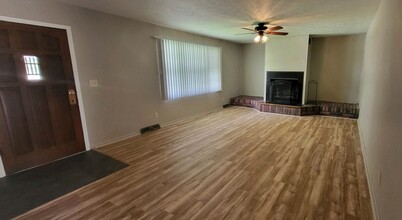324 E Morningside St in Springfield, MO - Building Photo - Building Photo