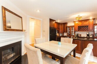 1330 N La Salle Dr, Unit 311 in Chicago, IL - Building Photo - Building Photo
