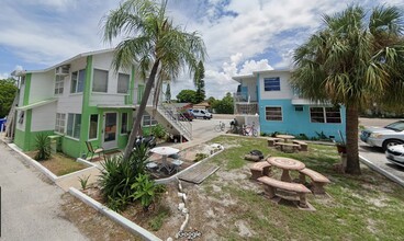 Vittoria in Treasure Island, FL - Foto de edificio - Building Photo