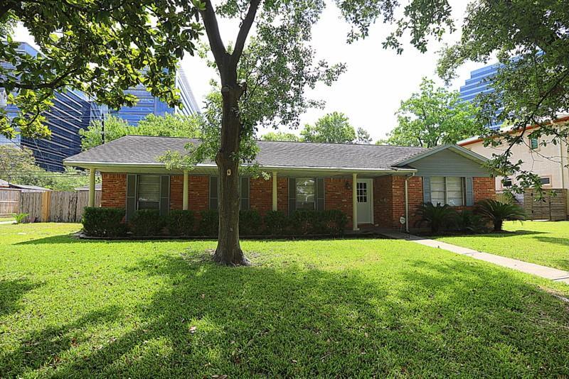 2319 Blue Willow Dr in Houston, TX - Building Photo