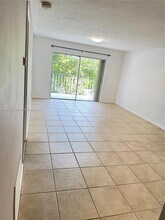 7535 N Kendall Dr in Miami, FL - Building Photo - Building Photo