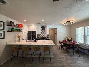 2626 Baxter Dr in Austin, TX - Building Photo - Building Photo