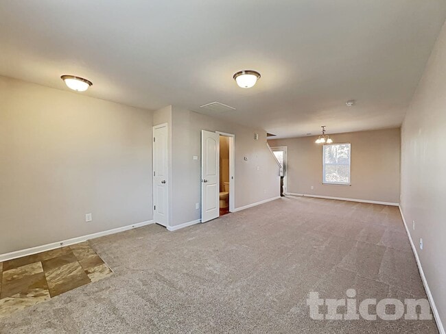 5819 Natick Dr in Charlotte, NC - Foto de edificio - Building Photo