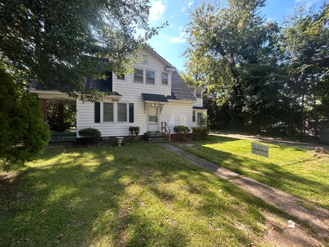 property at 712 Brandon Ave